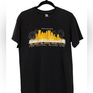 Pittsburgh Skyline Vintage Central Blood Bank RARE Size Large Black/Gold T-Shirt